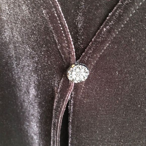 Impressions Millennium Edition Black Velvet Top With Attached Velvet Scoop Shell - Picture 5 of 7